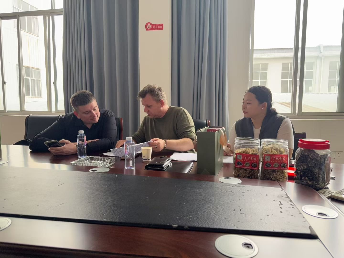 YF Yinfeng and Ukraine customer cooperation agreement signing